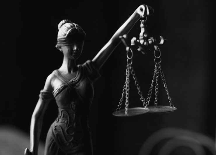 Supervision d’adjointes juridiques chez JuriGlobal pour allier rapidité et qualité.